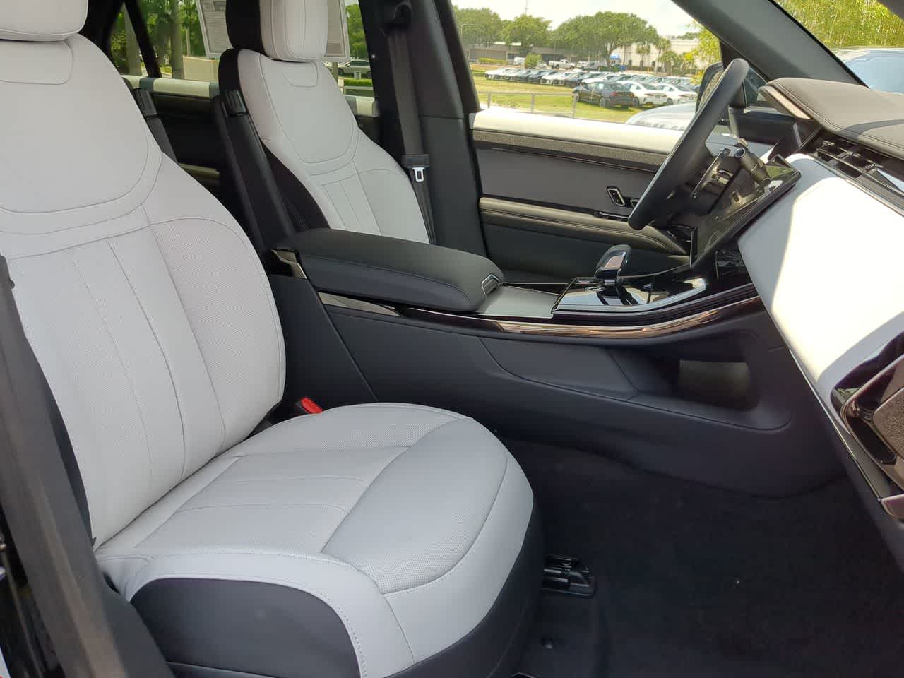 Thumbnail: 2025 Land Rover Range Rover Sport - 24