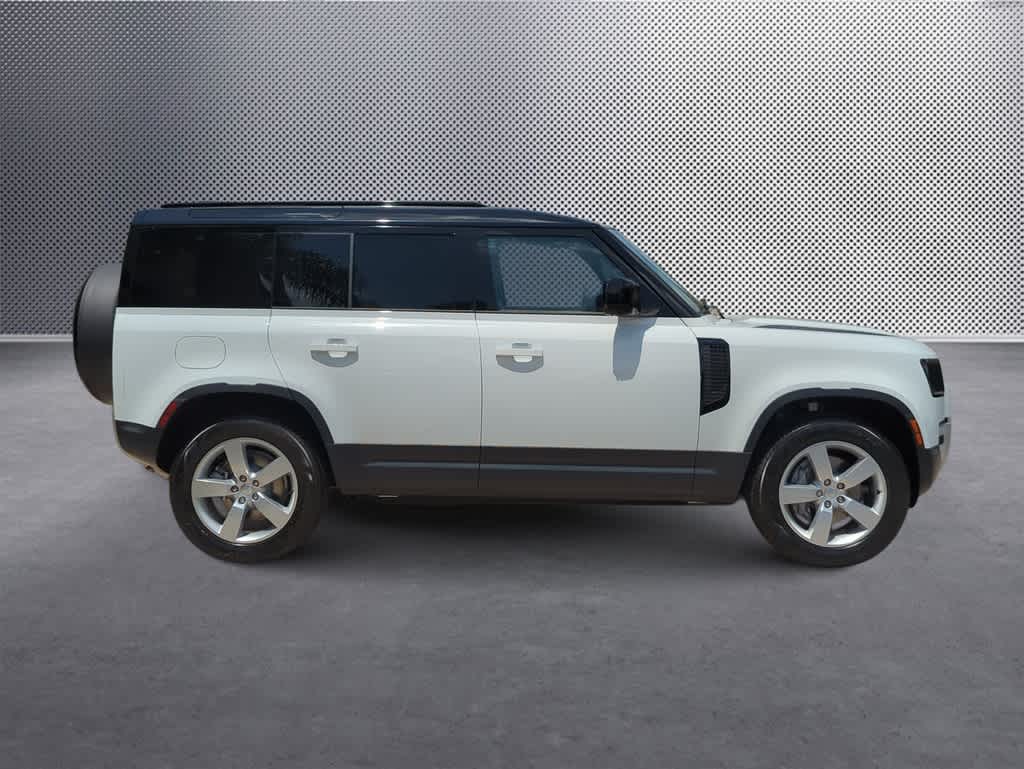 2025 Land Rover Defender 110 9