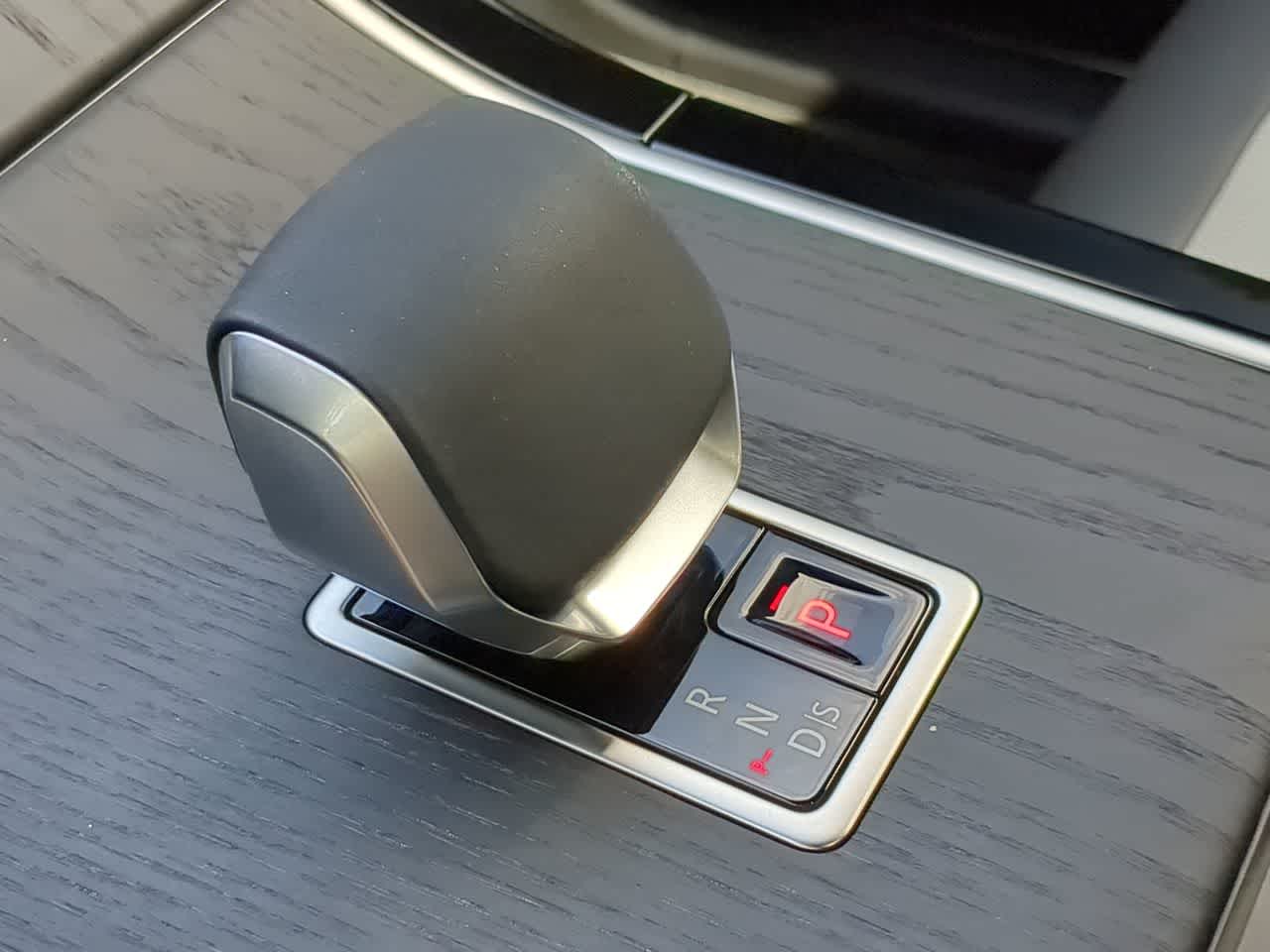 Thumbnail: 2026 Land Rover Range Rover Velar - 35