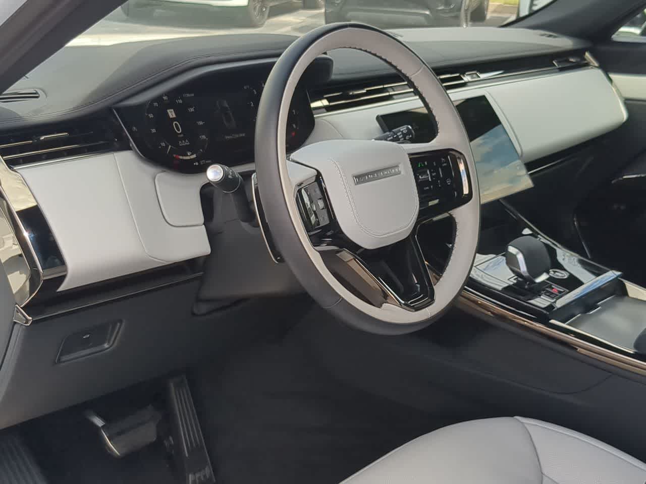 Thumbnail: 2025 Land Rover Range Rover Sport - 10