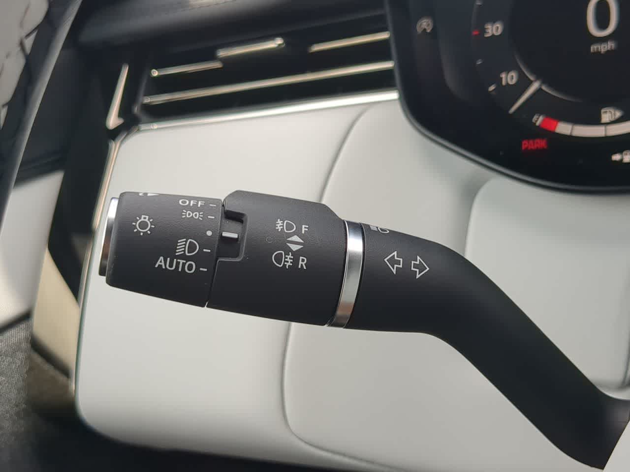 Thumbnail: 2025 Land Rover Range Rover Sport - 29