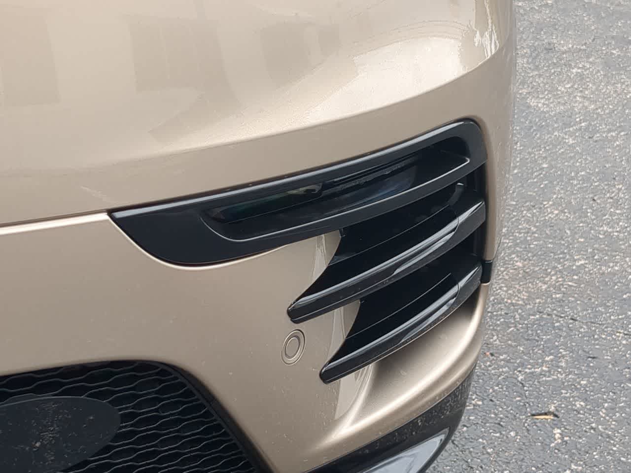 Thumbnail: 2026 Land Rover Range Rover Velar - 11