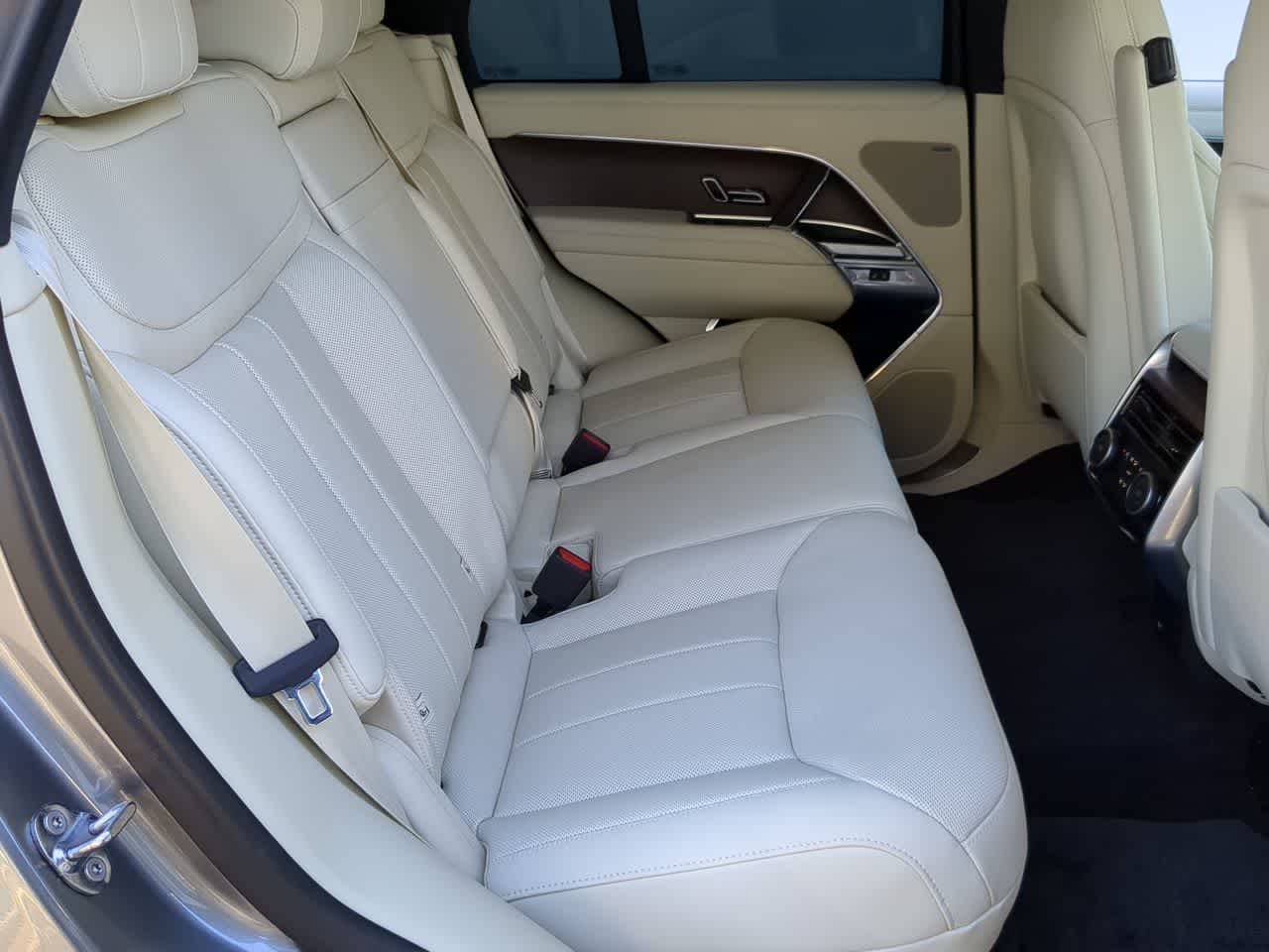 Thumbnail: 2024 Land Rover Range Rover - 21