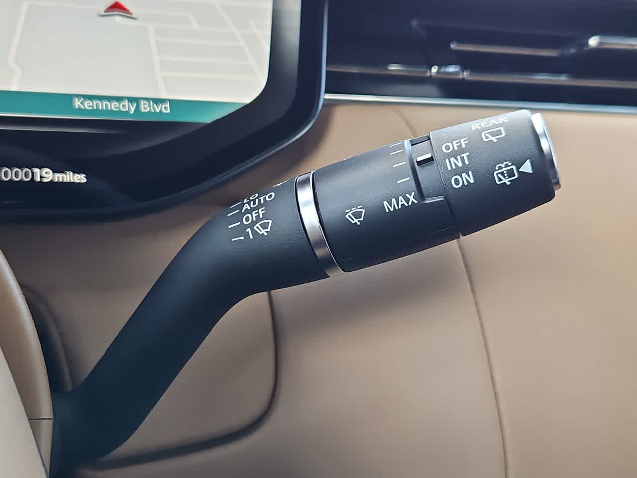 Thumbnail: 2025 Land Rover Range Rover - 28