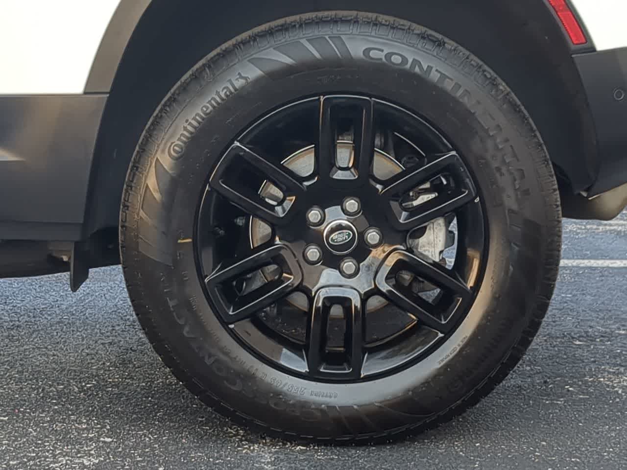 Thumbnail: 2025 Land Rover Defender - 14