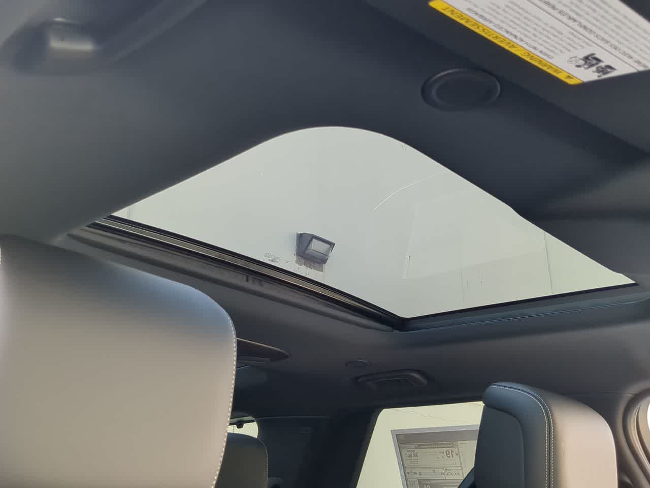 Thumbnail: 2026 Land Rover Discovery - 20