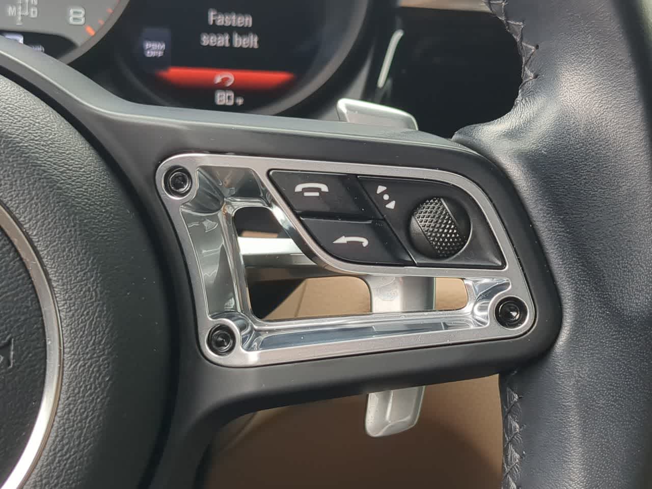 Thumbnail: 2021 Porsche Macan - 26