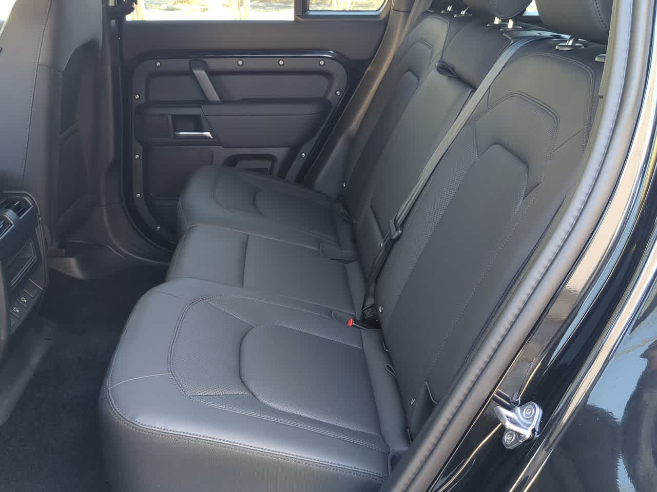 Thumbnail: 2025 Land Rover Defender - 20