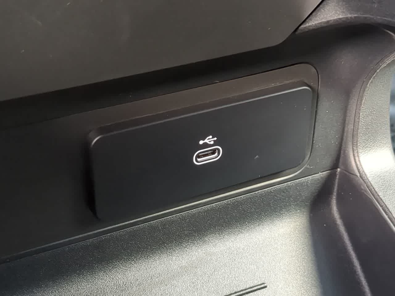 Thumbnail: 2025 Land Rover Defender - 34