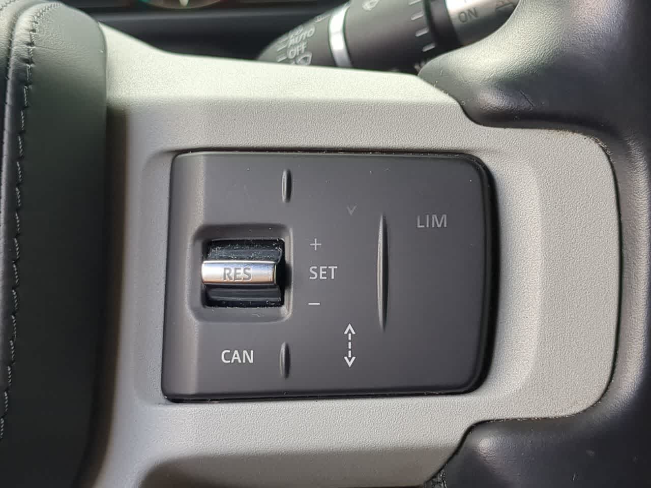 Thumbnail: 2022 Land Rover Defender - 24