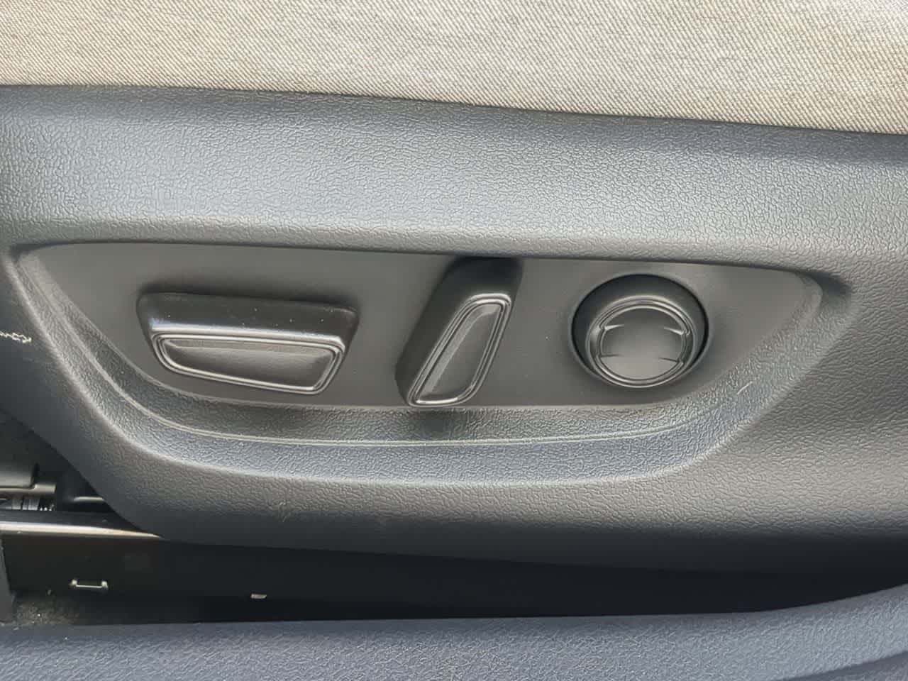 Thumbnail: 2025 Toyota Camry - 17