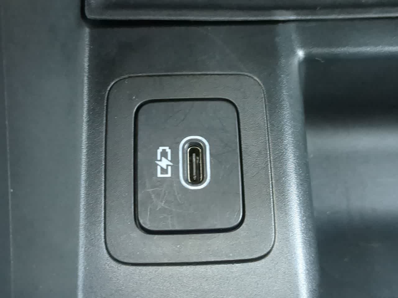 Thumbnail: 2025 Land Rover Range Rover Velar - 34