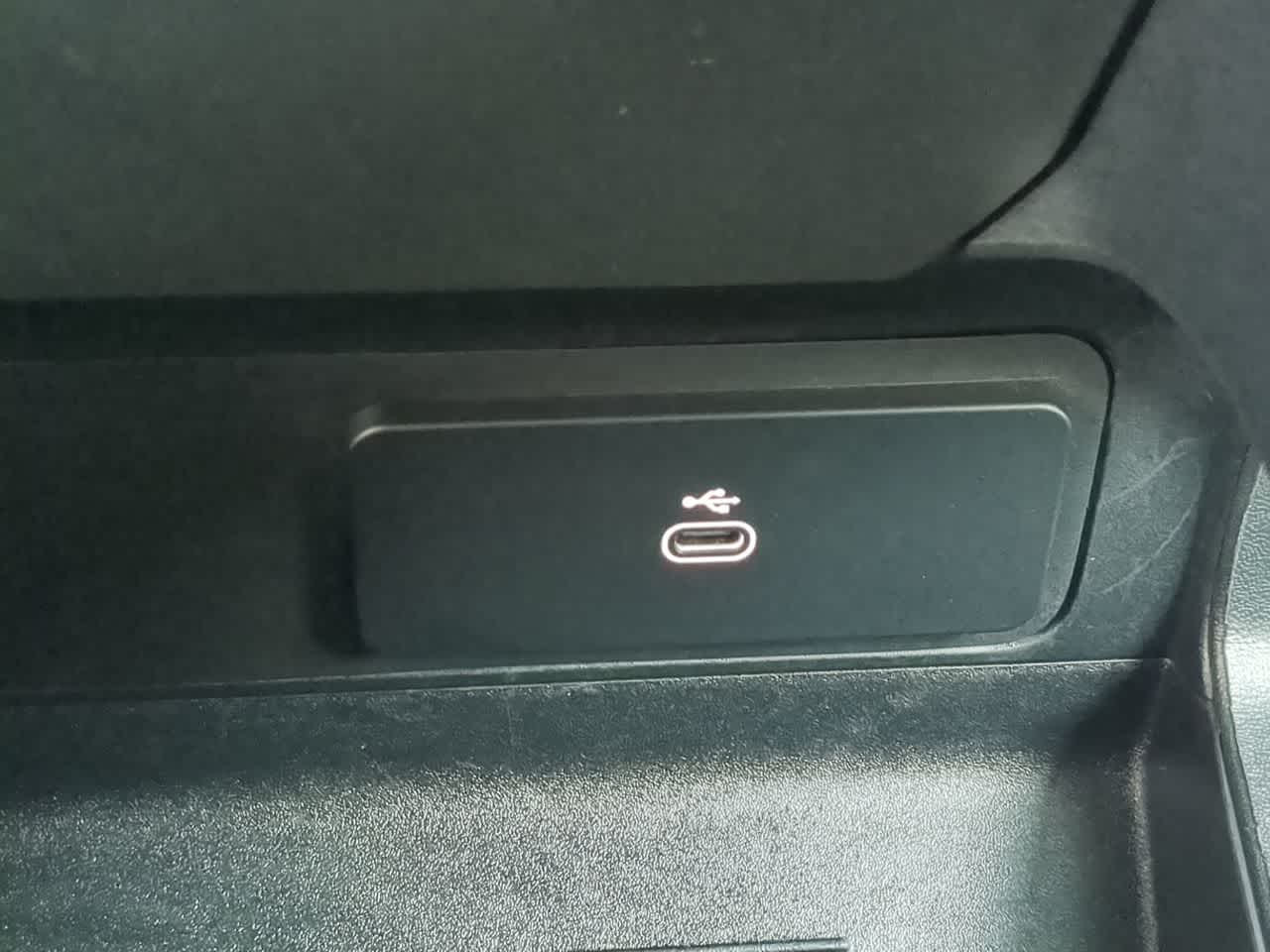 Thumbnail: 2025 Land Rover Defender - 33