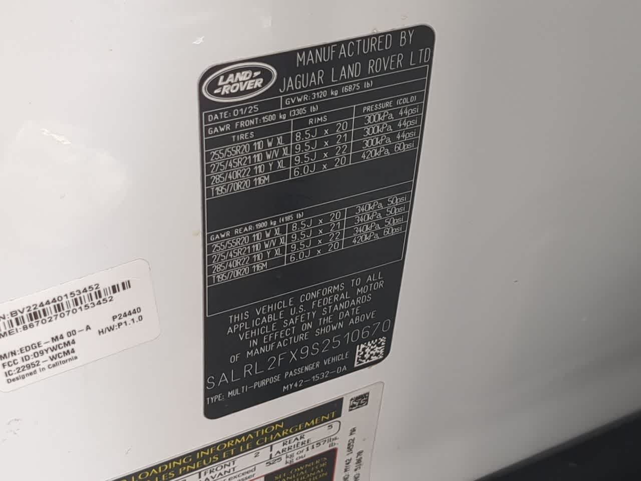 Thumbnail: 2025 Land Rover Discovery - 40