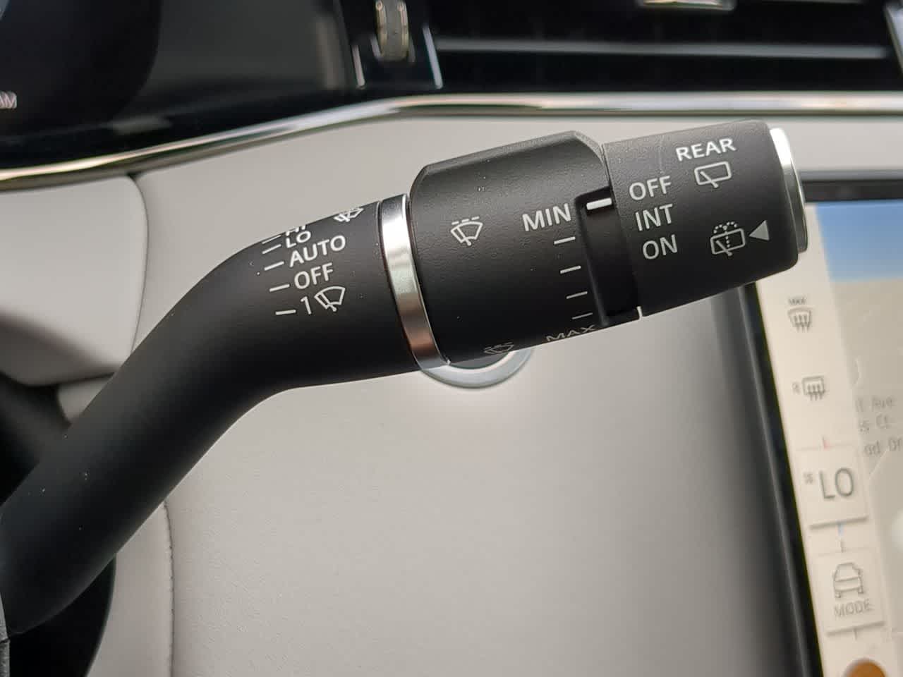 Thumbnail: 2025 Land Rover Range Rover Evoque - 26