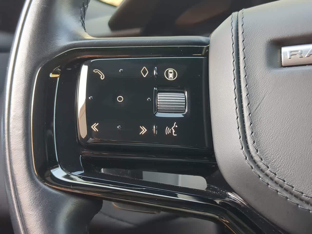 Thumbnail: 2025 Land Rover Range Rover Velar - 23