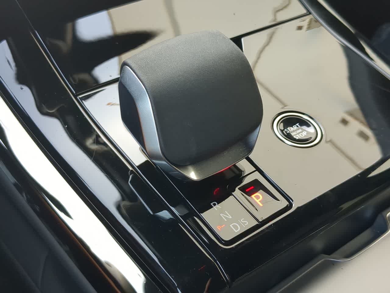 Thumbnail: 2025 Land Rover Range Rover Sport - 33