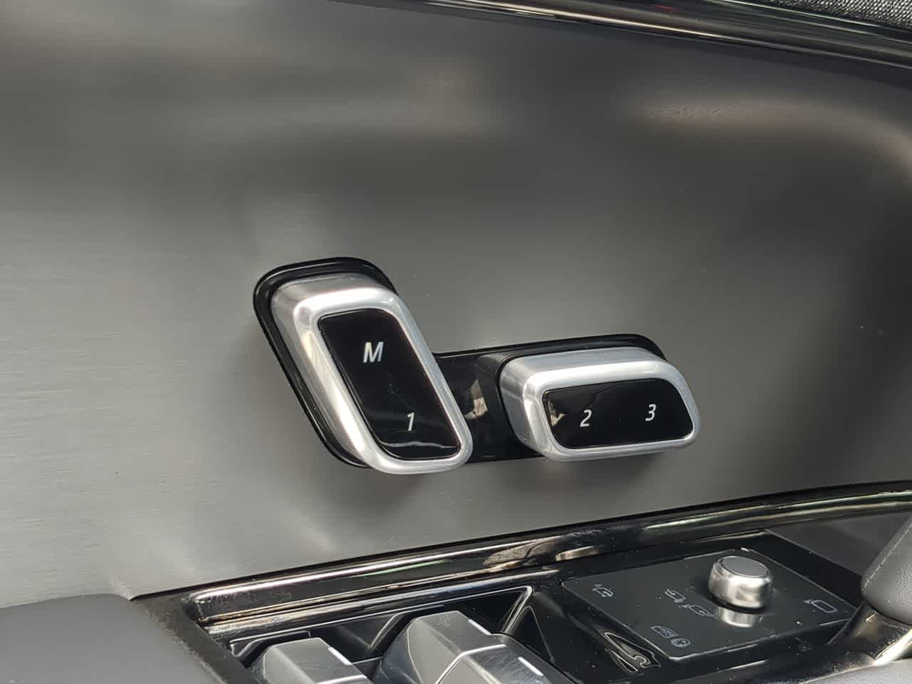 Thumbnail: 2025 Land Rover Range Rover Sport - 17