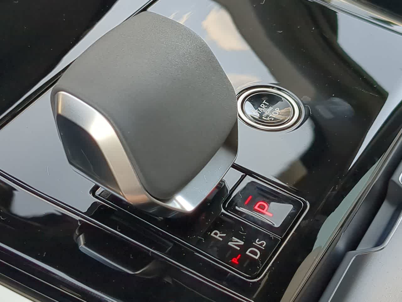 Thumbnail: 2025 Land Rover Range Rover Sport - 34