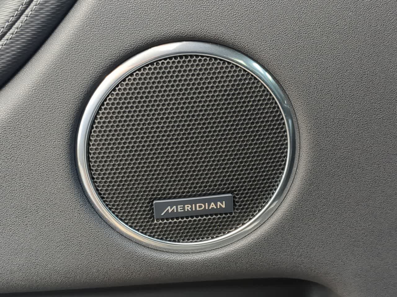 Thumbnail: 2025 Land Rover Discovery Sport - 31