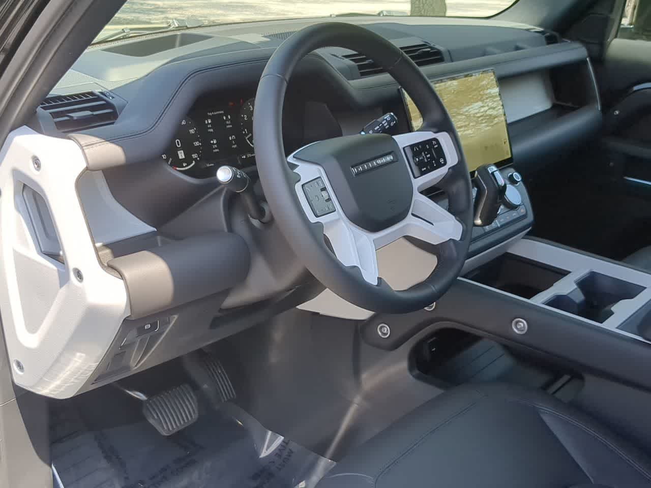 Thumbnail: 2026 Land Rover Defender - 10