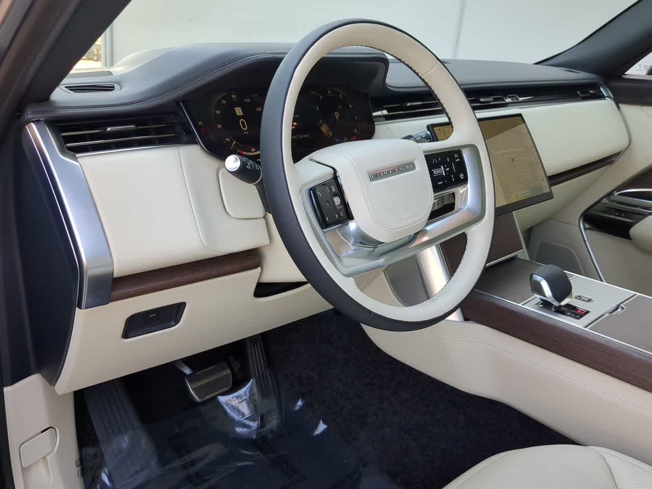 Thumbnail: 2025 Land Rover Range Rover - 10