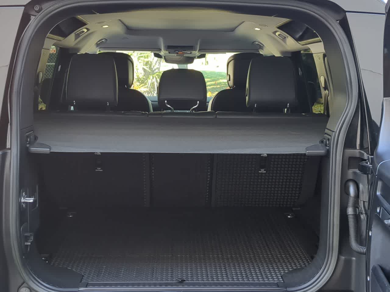 Thumbnail: 2023 Land Rover Defender - 36