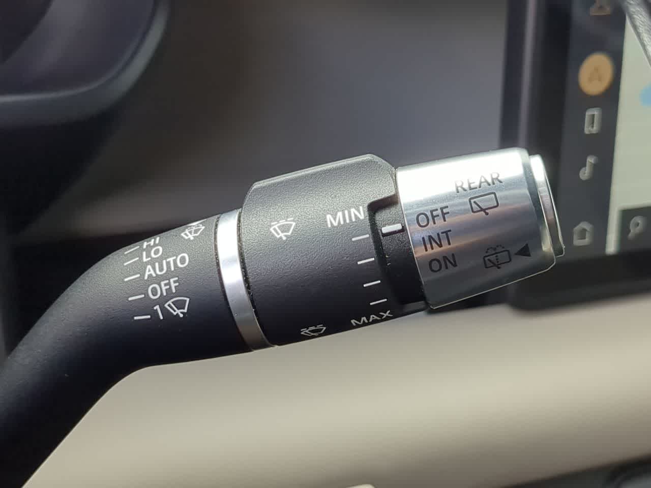 Thumbnail: 2022 Land Rover Defender - 25