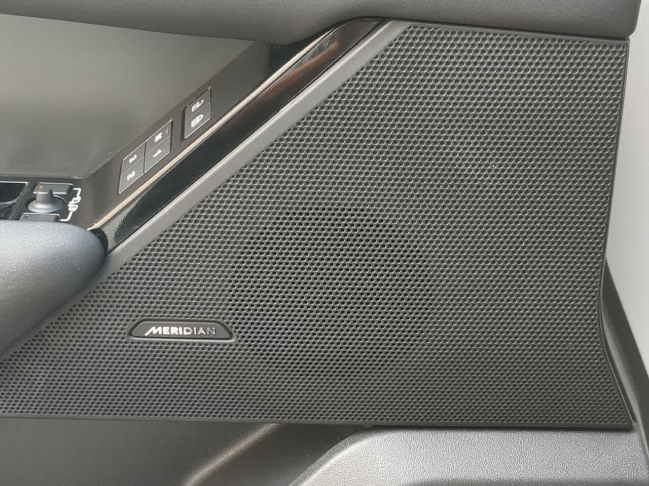 Thumbnail: 2025 Land Rover Range Rover Velar - 30