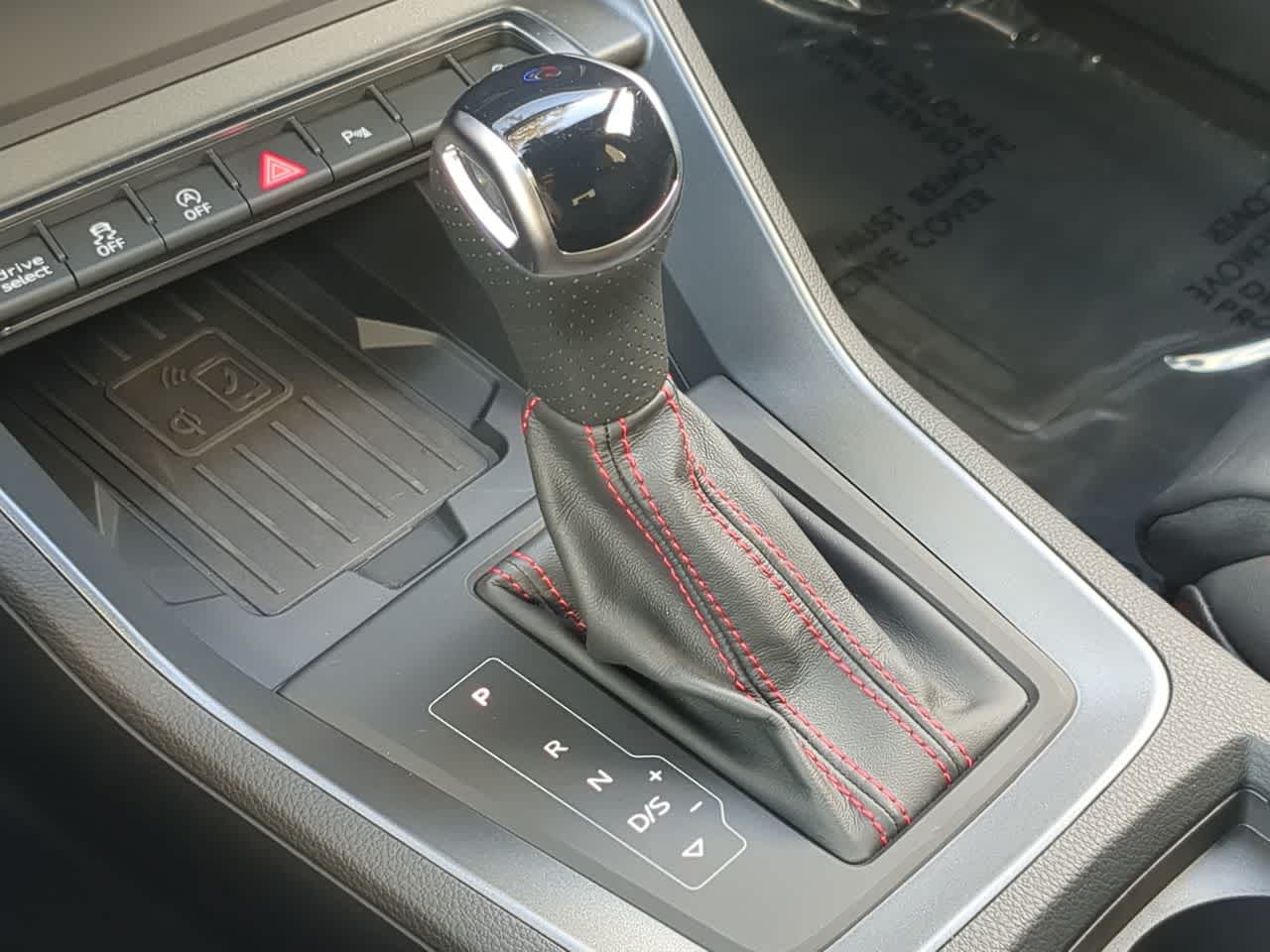 Thumbnail: 2025 Audi Q3 - 33