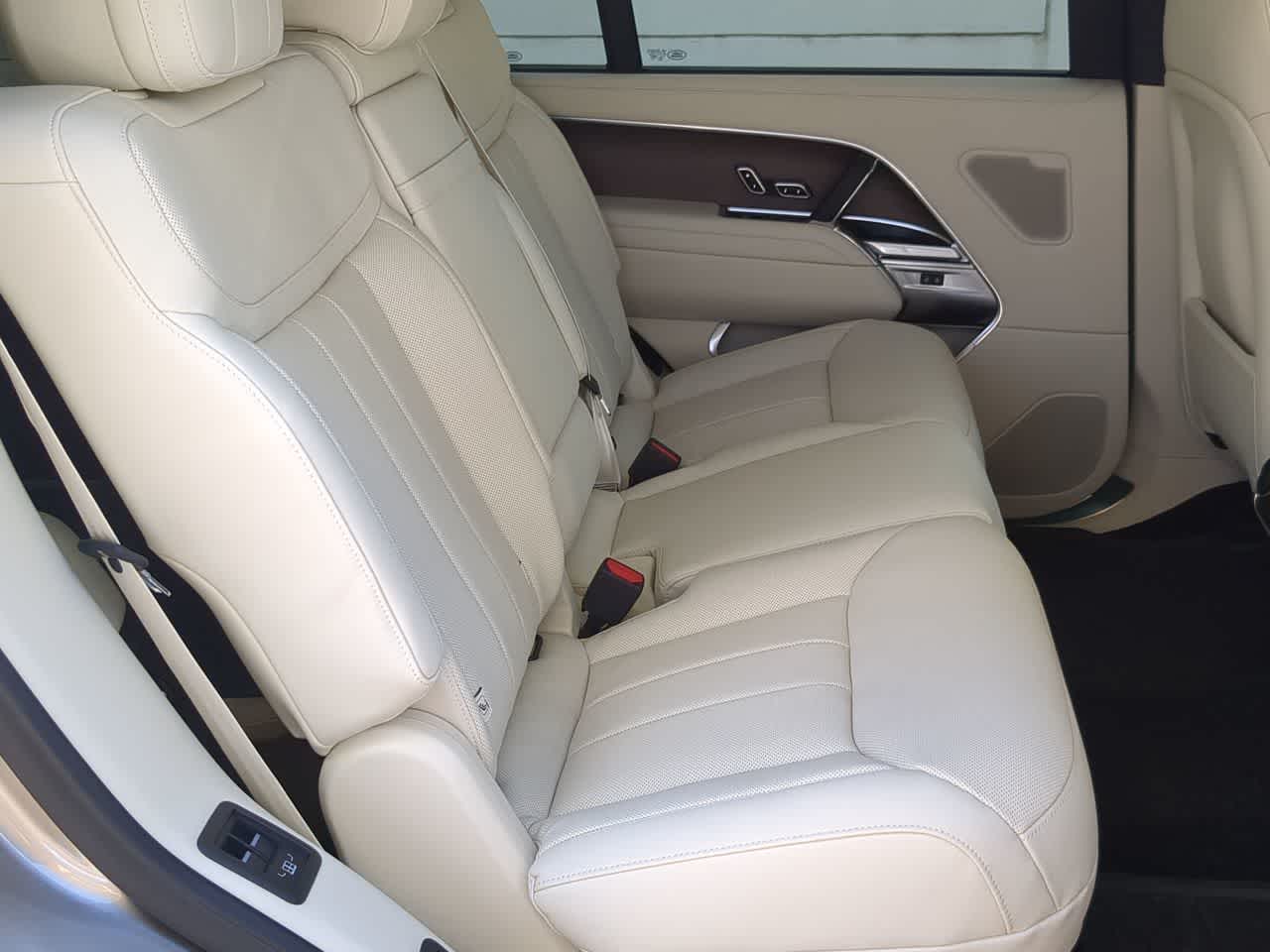 Thumbnail: 2026 Land Rover Range Rover - 22