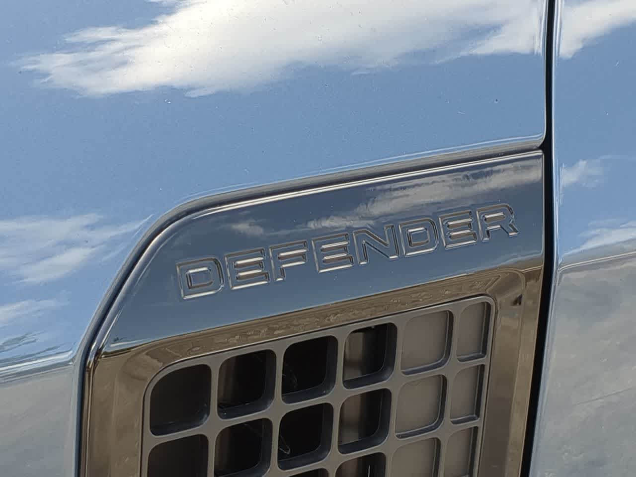 Thumbnail: 2025 Land Rover Defender - 13