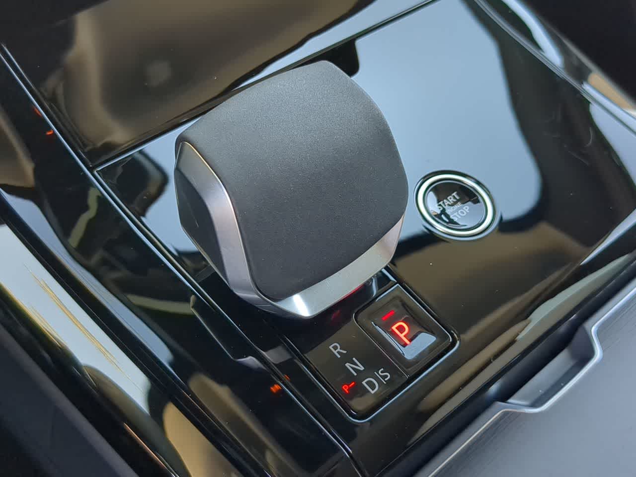 Thumbnail: 2026 Land Rover Range Rover Sport - 35