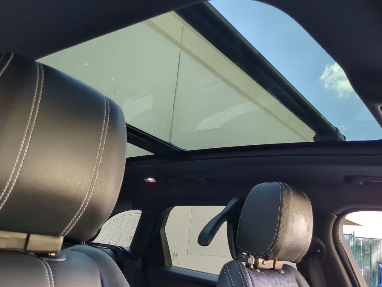 Thumbnail: 2019 Land Rover Range Rover Velar - 18