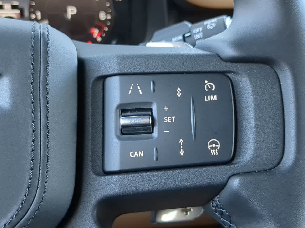 Thumbnail: 2025 Land Rover Defender - 27