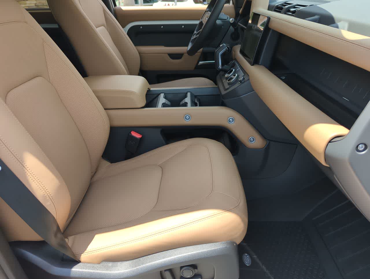 2025 Land Rover Defender 110 23