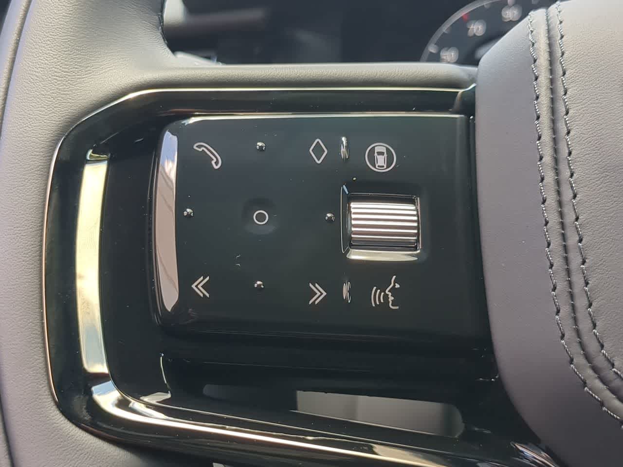 Thumbnail: 2026 Land Rover Range Rover Velar - 25