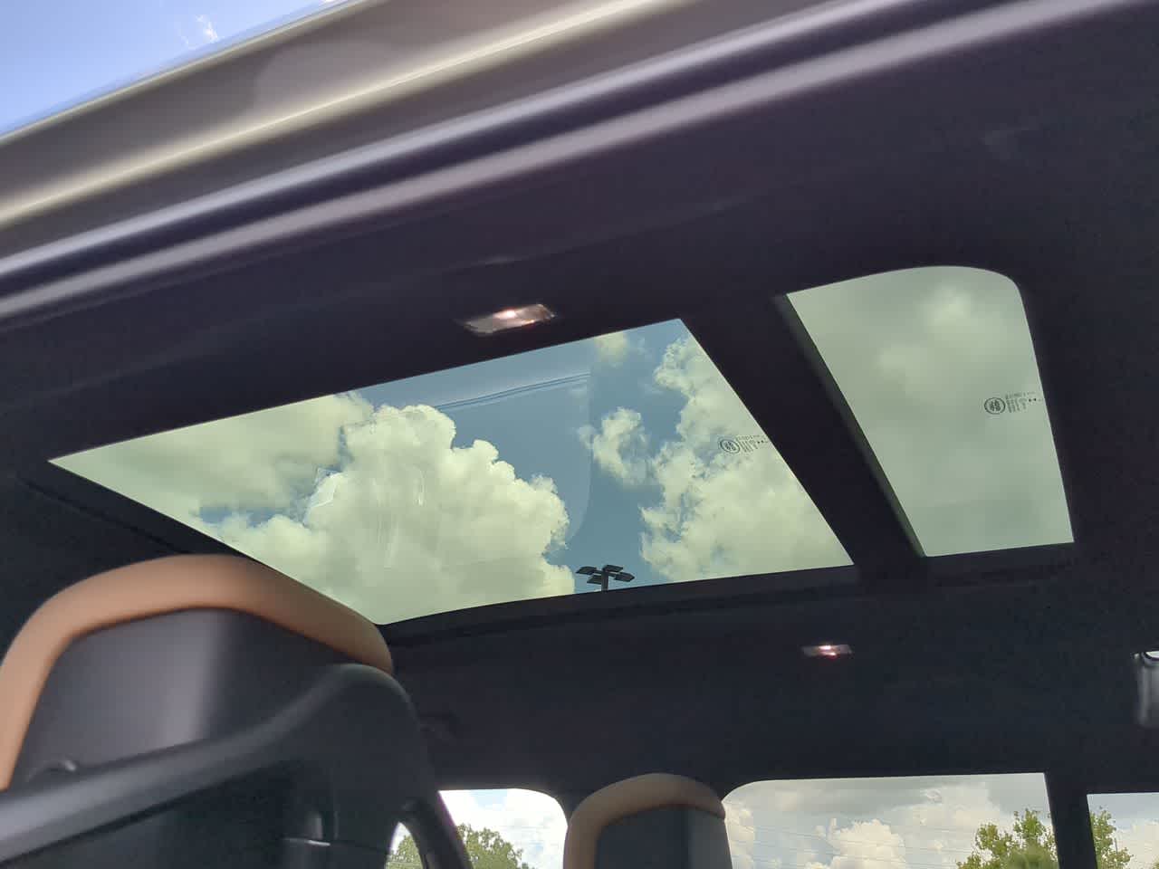 Thumbnail: 2025 Land Rover Defender - 23