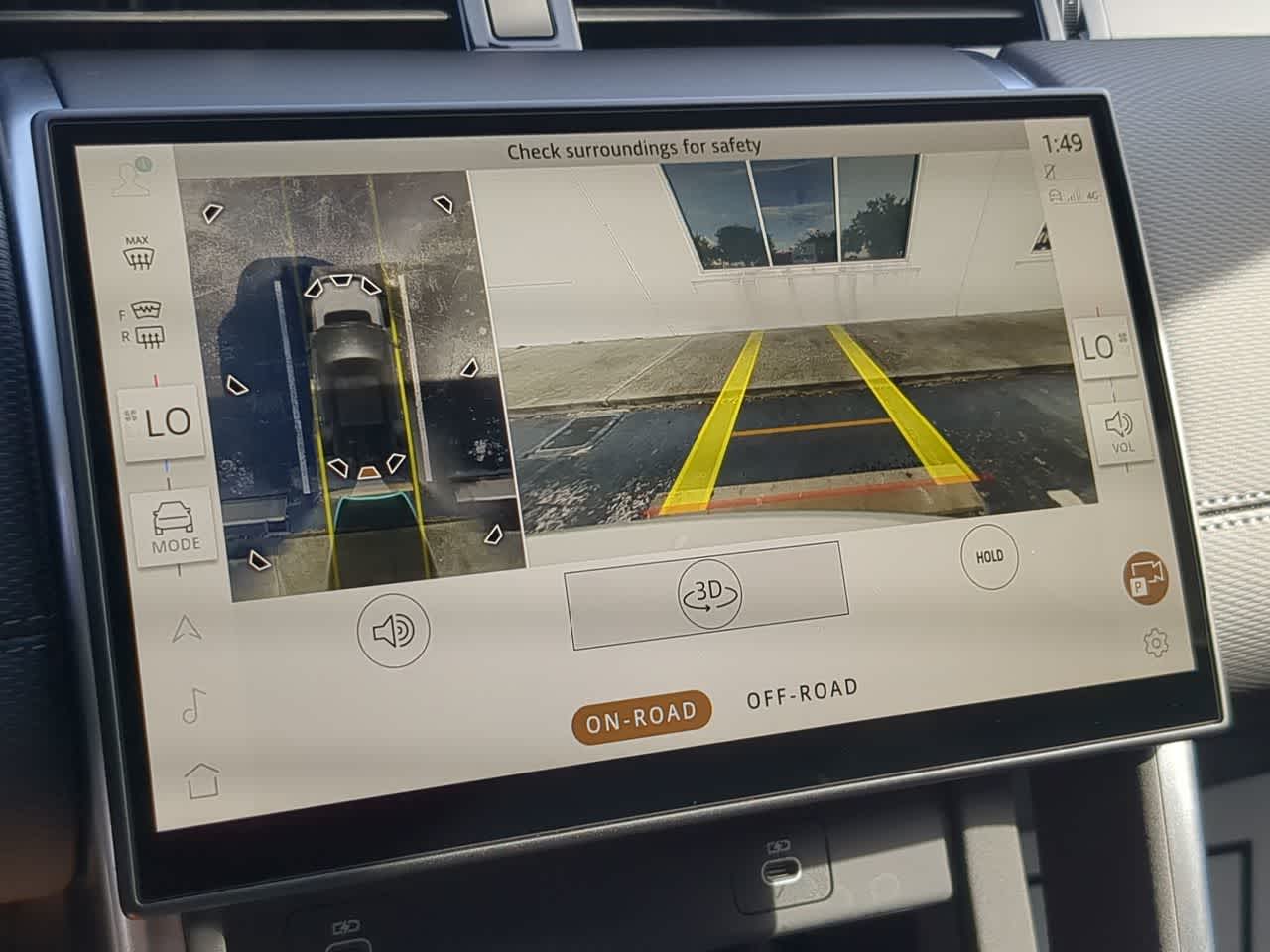 Thumbnail: 2025 Land Rover Discovery Sport - 30