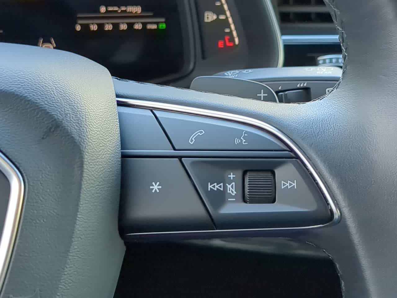 Thumbnail: 2023 Audi Q7 - 25