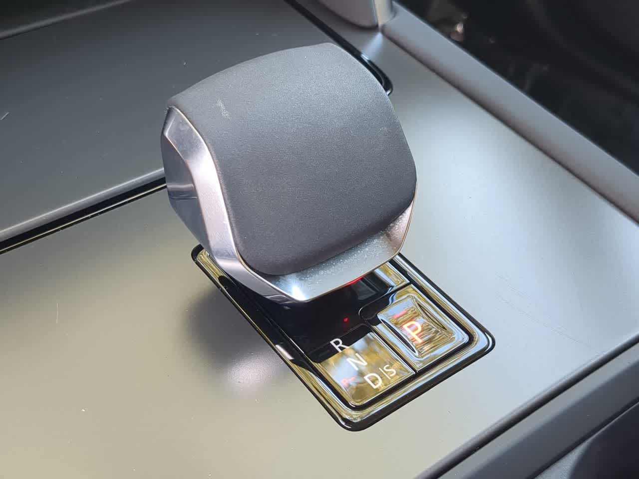 Thumbnail: 2025 Land Rover Discovery Sport - 34