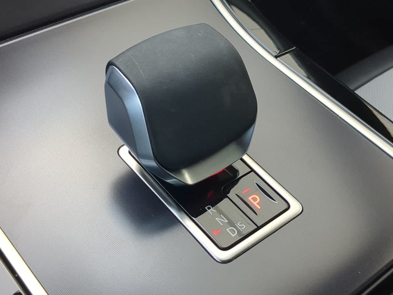 Thumbnail: 2026 Land Rover Range Rover Velar - 34