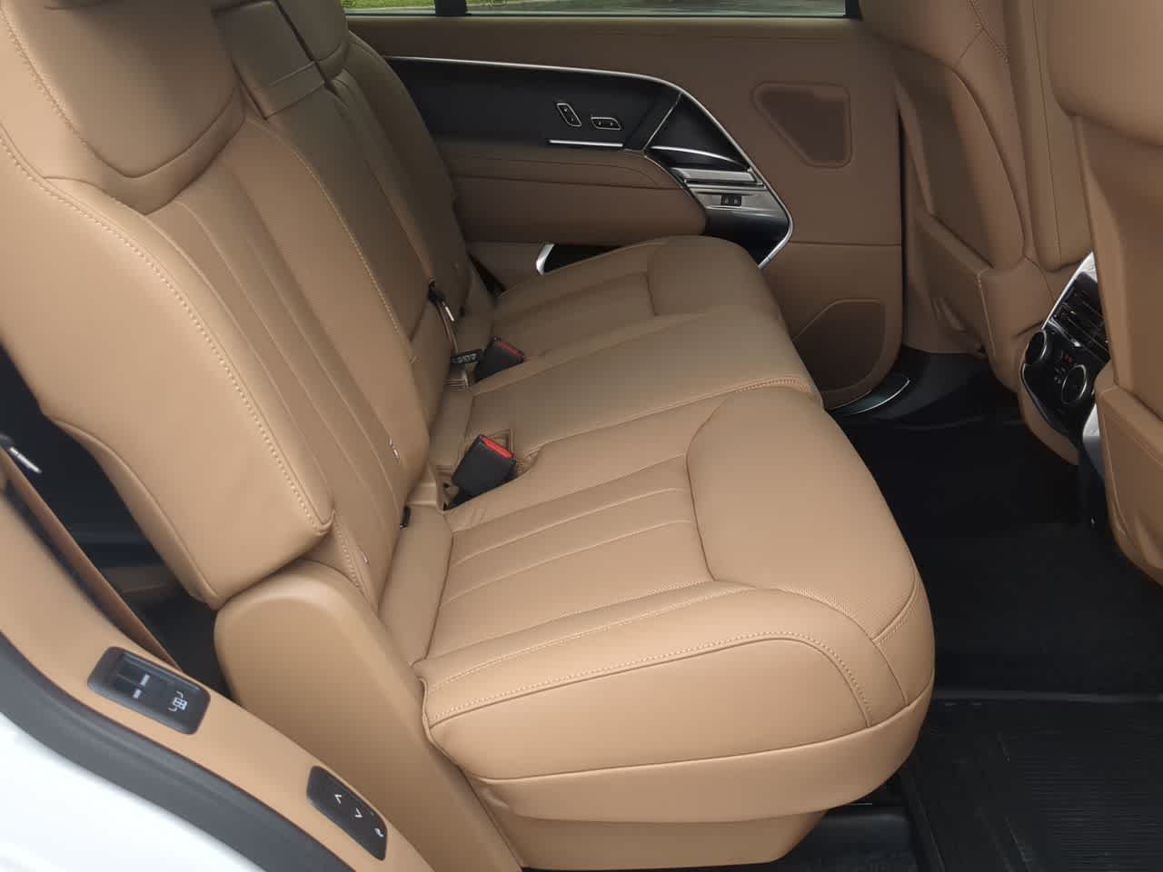 Thumbnail: 2025 Land Rover Range Rover - 22