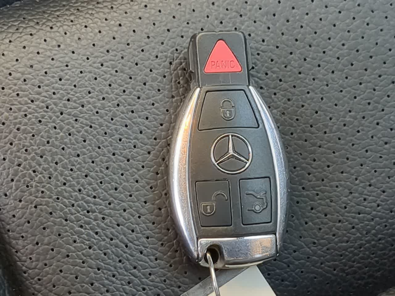 Thumbnail: 2015 Mercedes-Benz GLK - 32