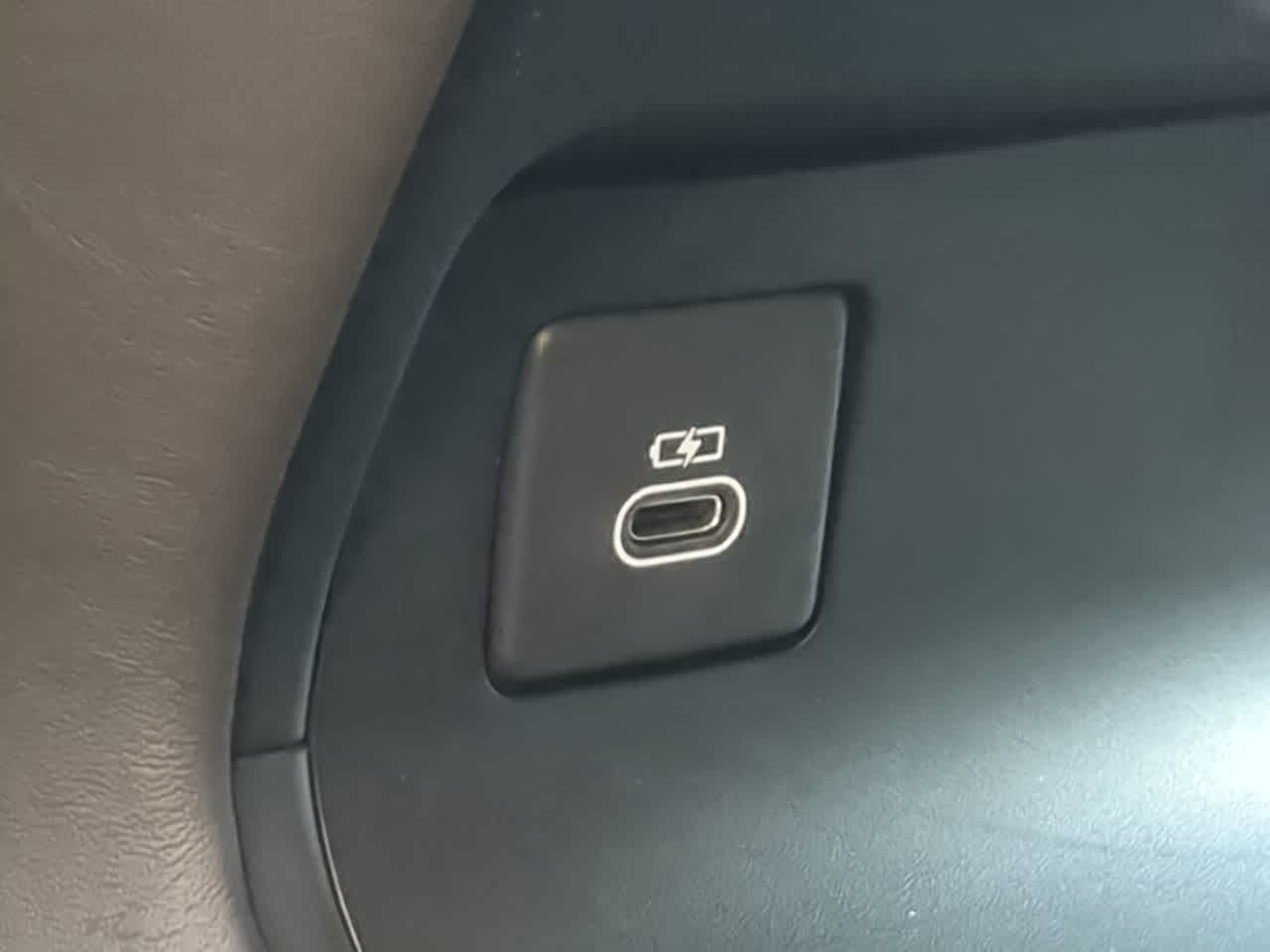 Thumbnail: 2023 Land Rover Range Rover Sport - 33