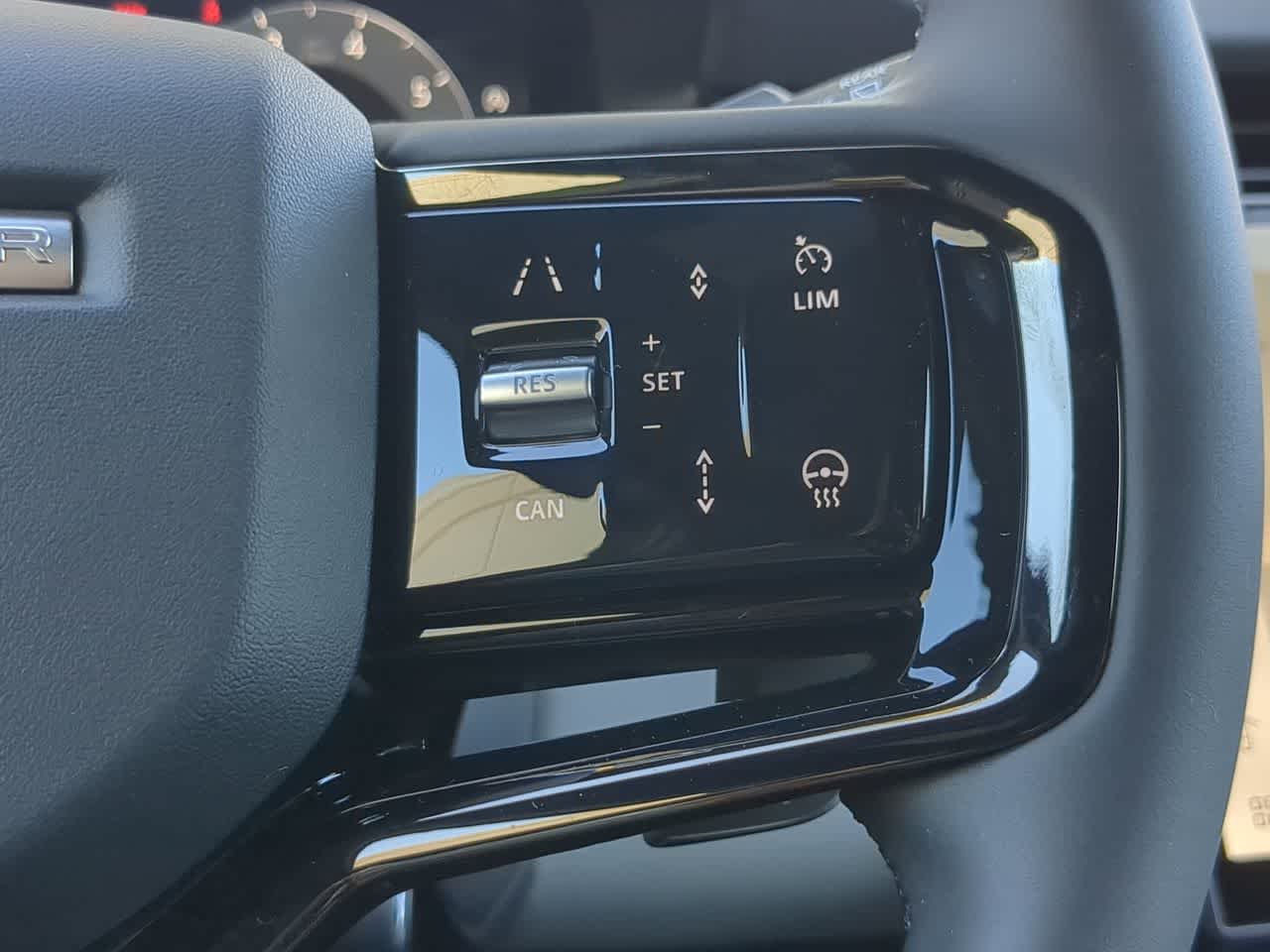 Thumbnail: 2026 Land Rover Range Rover Evoque - 27