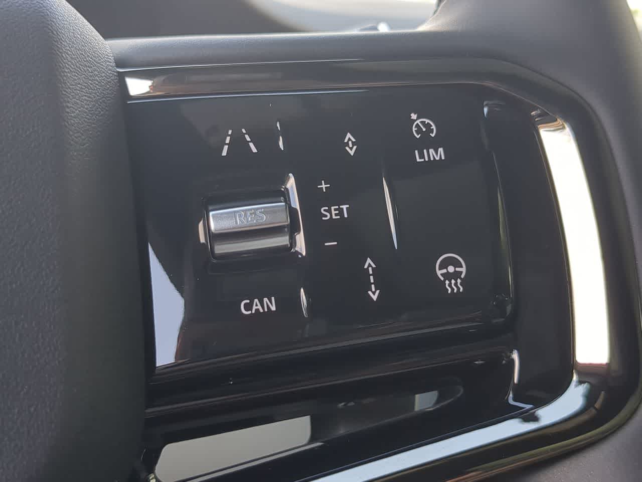 Thumbnail: 2026 Land Rover Range Rover Evoque - 27