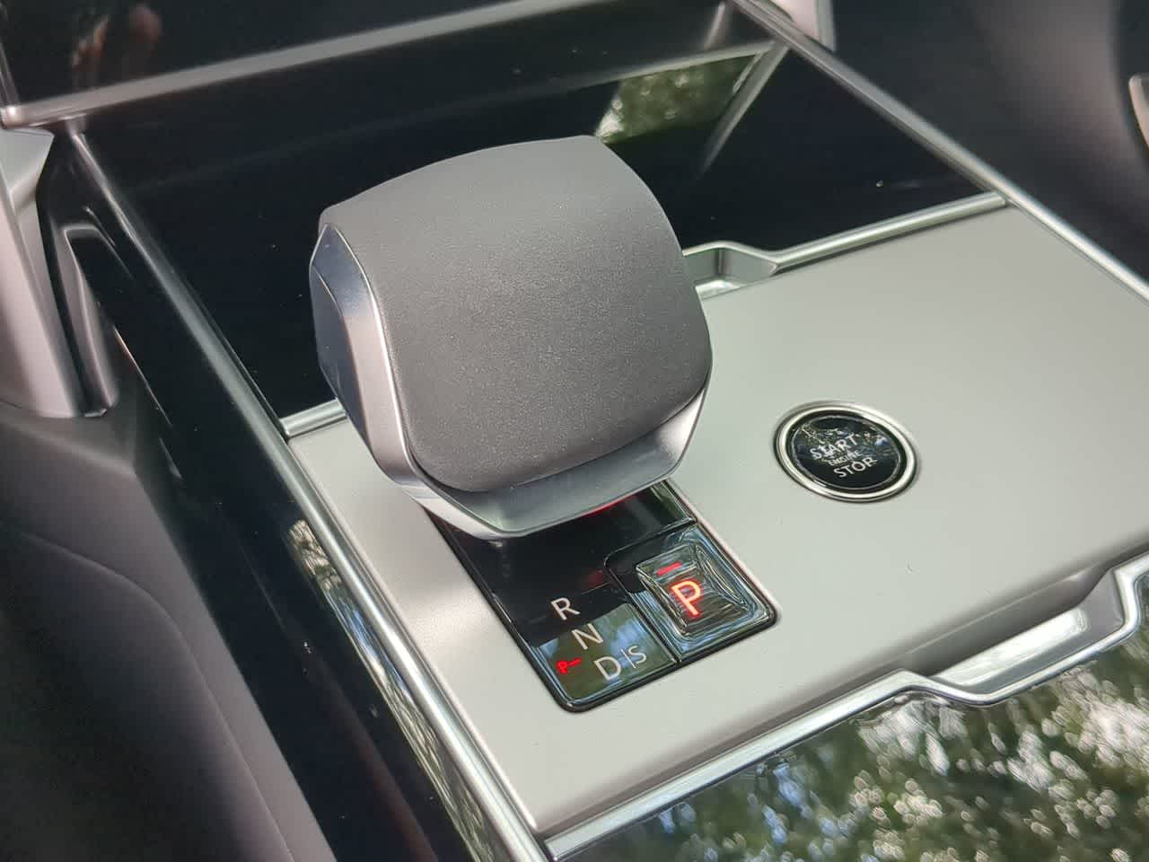 Thumbnail: 2026 Land Rover Range Rover - 34