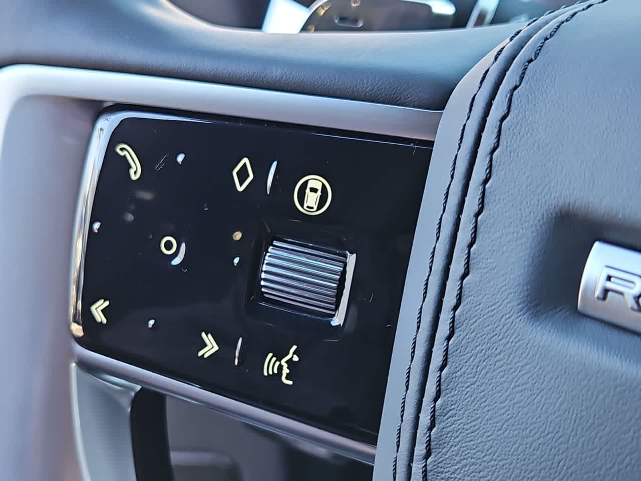 Thumbnail: 2026 Land Rover Range Rover - 21