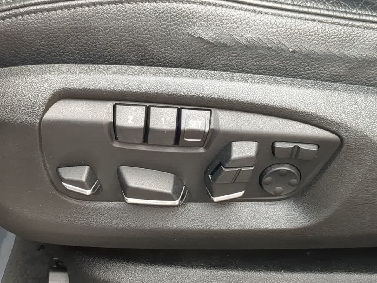 Thumbnail: 2016 BMW X6 - 18